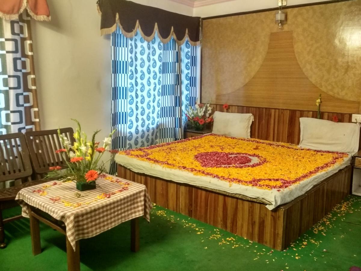 Himanshu Resorts Manāli Extérieur photo